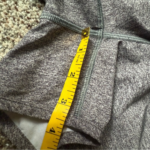 LuluLemon High-Rise Heathered Graphite Grey Hotty Hot Shorts size 4 like new - Picture 4 of 14